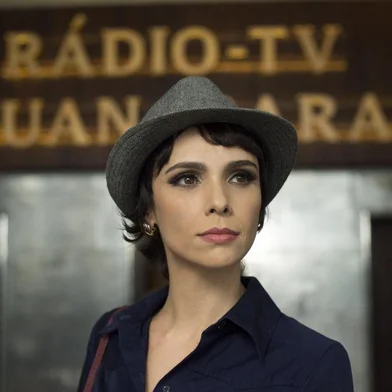   Verônica ( Débora Falabella ) ,  nada será como antes