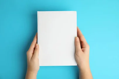 Folha em branco, folha de papel, A4 . Foto: New Africa / stock.adobe.comFonte: 307802263<!-- NICAID(14515009) -->