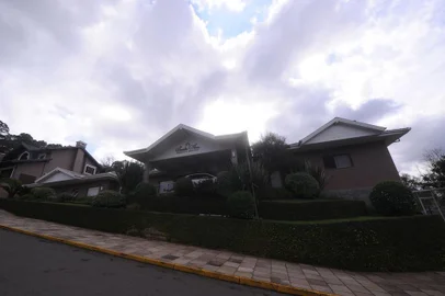  GRAMADO, RS, BRASIL, 17/09/2020 - Surto de covid 19 causa morte de idosos no residencial, geriátrico Santa Ana, em Gramado. (Marcelo Casagrande/Agência RBS)<!-- NICAID(14595056) -->