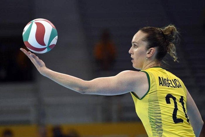 Nunca deixe ninguém dizer que vocês não são capazes, aconselha atleta que  defendeu a seleção brasileira de vôlei