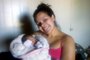  Foi com o sentimento de realização que a caxiense Larissa Victória Monteiro, 22, deu à luz a pequena Maitê Heloísa Monteiro Raiths no final da tarde desta segunda-feira (21), no Hospital Geral, em Caxias do Sul. Larissa foi a primeira menina a nascer na instituição de saúde, em sua inauguração, no dia 19 de março de 1998.<!-- NICAID(14599539) -->