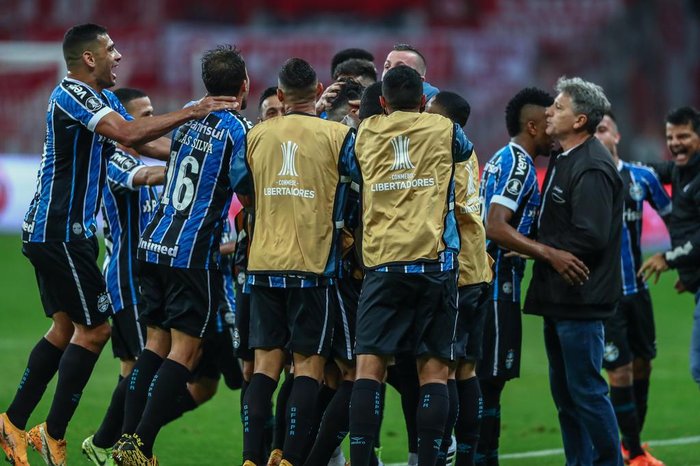 Grêmio deve poupar jogadores e enfrentar Atlético-MG com time misto