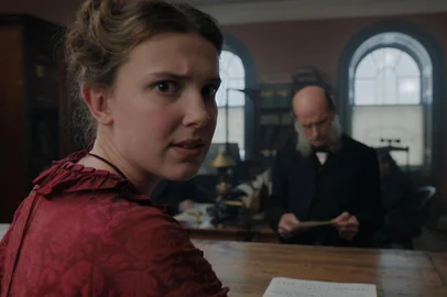 ENOLA HOLMES (L) MILLIE BOBBY BROWN as ENOLA HOLMES. Cr. LEGENDARY Â©2020<!-- NICAID(14598723) -->