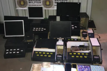 Brigada Militar apreende máquinas caça-níqueis durante operacao em Bento Gonçalves<!-- NICAID(14602207) -->