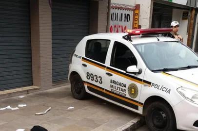 Homem é encontrado morto no centro de Caxias<!-- NICAID(14602473) -->