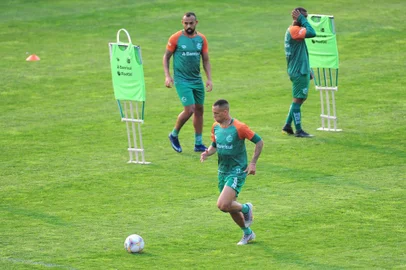  CAXIAS DO SUL, RS, BRASIL, 11/09/2020. Treino do Juventude no CT. O Ju está disputando a série B do Campeonato Brasileiro de 2020. Na foto, atacante Breno.  (Porthus Junior/Agência RBS)Indexador:                                 <!-- NICAID(14590291) -->