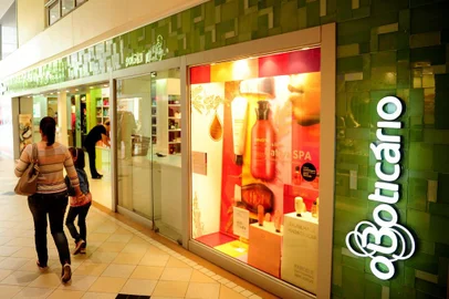  CAXIAS DO SUL, RS, BRASIL, 13/11/2017. Loja O Boticário junto ao Prataviera Shopping, de Caxias, está mudando de mãos. Foto para o Caixa-Forte. (Diogo Sallaberry/Agência RBS)<!-- NICAID(13264072) -->