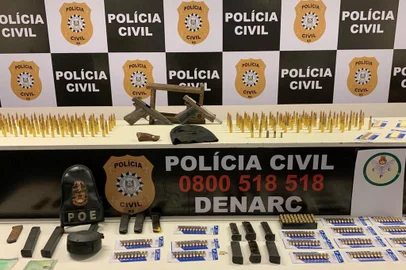 Suspeito de armazenar armas e munição de facção criminosa foge após ação da Polícia Civil em Porto Alegre<!-- NICAID(14605950) -->