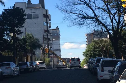  Desde a segunda-feira da semana passada (29), as ruas de Farroupilha começaram a ter a implementação de um projeto de modernização na iluminação pública. <!-- NICAID(14611423) -->