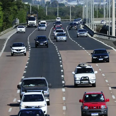  PORTO ALEGRE, RS, BRASIL, 01/05/2020- Movimentação na Freeway antes do final de semana. Foto: Ronaldo Bernardi / Agencia RBS
