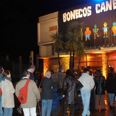 Fila para os espetáculos do Festival Internacional de Teatro de Bonecos de Canela.#NÃO PUBLICADA Fonte: Agência RBS<!-- NICAID(1568565) -->