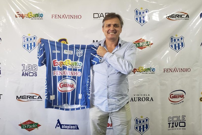 Técnico Luiz Carlos Winck é anunciado pelo Esportivo<!-- NICAID(14615221) -->