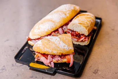  PORTO ALEGRE, RS, BRASIL, 07/02/2017 : Destemperados - Receitas de sanduíches para o Carnaval. (Omar Freitas/Agência RBS)Indexador: Omar Freitas<!-- NICAID(12731808) -->