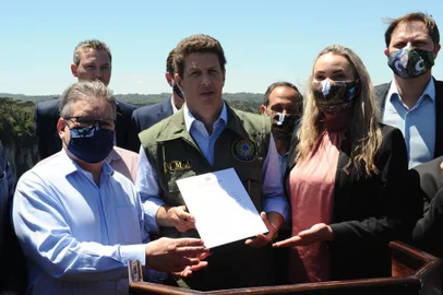  CAMBARÁ DO SUL, RS, BRASIL (14/10/2020)Visita do Ministro de Meio Ambiente Ricardo Salles ao Canion Itaimbezinho para assinatura de edital de concesão do parque. (Antonio Valiente/Agência RBS)<!-- NICAID(14616212) -->
