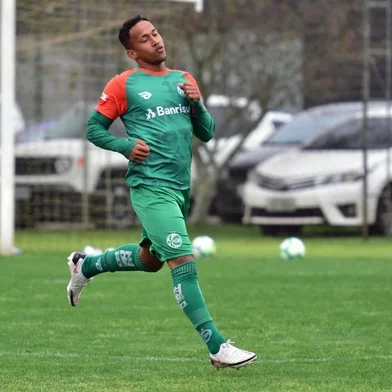 O centroavante Theylor Gularte, do Juventude, vai defender a equipe no Brasileirão de Aspirantes.<!-- NICAID(14616218) -->
