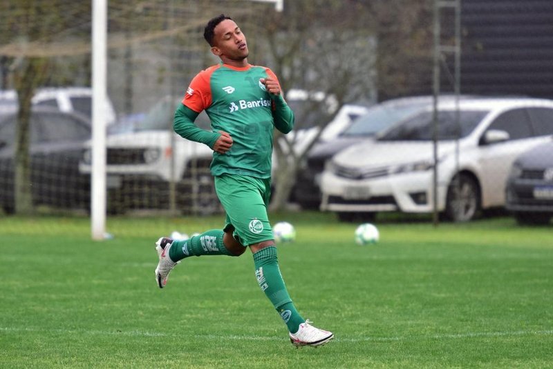 O centroavante Theylor Gularte, do Juventude, vai defender a equipe no Brasileirão de Aspirantes.<!-- NICAID(14616218) -->