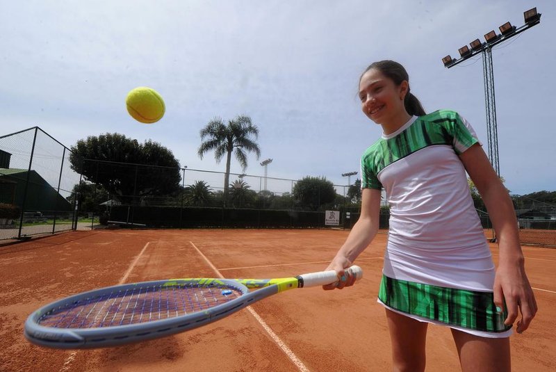  CAXIAS DO SUL, RS, BRASIL, 14/10/2020 - Pietra Rivoli é atleta mirim de tênis. Ela é personagem da série Elas e o Esporte. (Marcelo Casagrande/Agência RBS)<!-- NICAID(14616472) -->