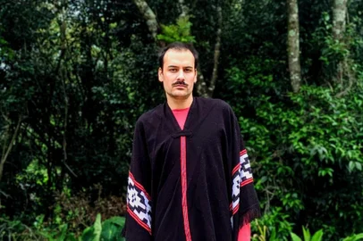Jonas Bustince lança single<!-- NICAID(14617294) -->