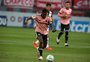 Com um gol e duas assistências em três jogos, Edenilson recupera protagonismo no Inter