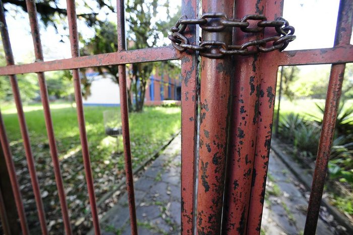 Escola Infante Dom Henrique, no bairro Menino Deus