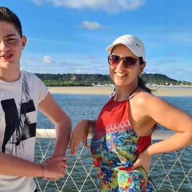  A escriturária Fabiana Rovea, 42, foi a primeira passageira da Sonhe Mais a voltar a viajar depois da paralisação da pandemia. Ela com o filho Carlos Eduardo, 12.<!-- NICAID(14623343) -->