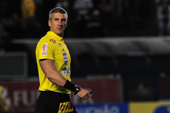 Cbf Muda Arbitragem De Gremio X Juventude E Jogo Sera Comandado Por Gaucho Pioneiro