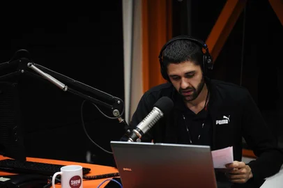  CAXIAS DO SUL, RS, BRASIL (26/07/2019)Show dos esportes edição Gaúcha Serra com apresentação de Eduardo Costa e Renan Silveira. Convidado goleiro do Juventude Omar. (Antonio Valiente/Agência RBS)<!-- NICAID(14182297) -->