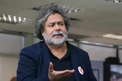  PORTO ALEGRE - BRASIL - Candidato Julio Flores do PSTU no La Urna. (FOTO: LAURO ALVES)<!-- NICAID(13736564) -->