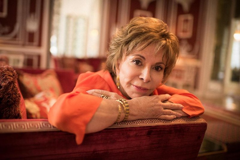 Isabel Allende<!-- NICAID(14630070) -->