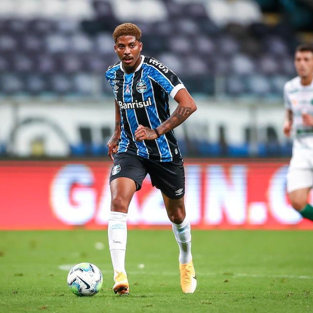 Promessa da base garante vitória do Grêmio em jogo-treino