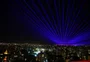 Alok ilumina o céu de Porto Alegre com canhão de lasers na noite deste domingo