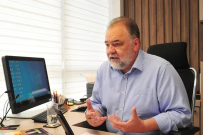 Carlos Búrigo (MDB), candidato a prefeito de Caxias do Sul durante entrevista por telefone à Rádio Gaúcha Serra nesta terça-feira, dia 3.<!-- NICAID(14633598) -->