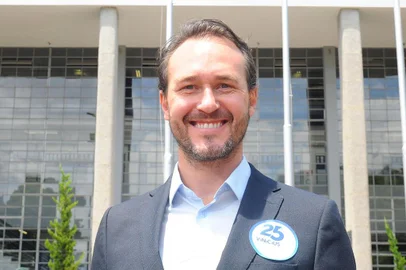  CAXIAS DO SUL, RS, BRASIL, 10/11/2020 - Foto candidato a prefeito de Caxias,    Vinicius Ribeiro 25, DEM. (Marcelo Casagrande/Agência RBS)<!-- NICAID(14639434) -->