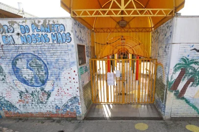  PORTO ALEGRE, RS, BRASIL, 09-11-2020: Ronda em duas escolas municipais. Volta à aulas em escolas que estavam fechadas. (Foto: Lauro Alves / Agencia RBS)<!-- NICAID(14638029) -->