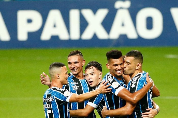 [COMENTE] Como você avalia o desempenho do Grêmio na vitória diante do Ceará?