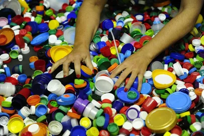  PORTO ALEGRE,RS,BRASIL.2018-08-06.Programa de arrecadação de tampinhas plásticas beneficia a Acompar.Na foto.Simara Souza Coordenadora do Tampinha Legal.(RONALDO BERNARDI/AGENCIA RBS).<!-- NICAID(13679435) -->