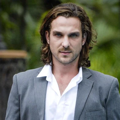 Alberto ( Igor Rickli ) , flor do caribe