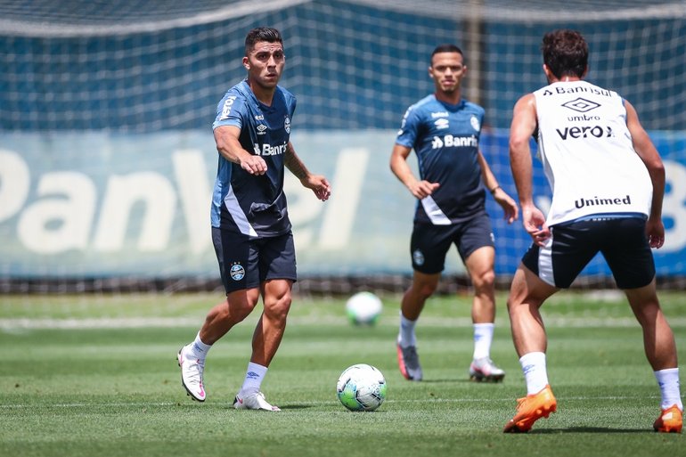 Grêmio deverá utilizar titulares contra o Corinthians