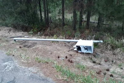 Pardal na RS-030 foi vandalizado em Tramandaí