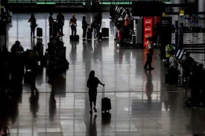  PORTO ALEGRE, RS, BRASIL - 16/11/2020A crise do novo coronavirus reduz frequência de passageiros no Aeroporto Internacional Salgado Filho