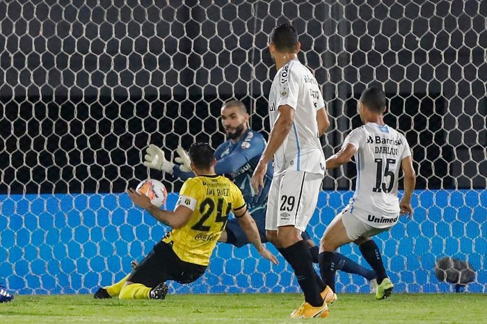 Notas da partida: confira as avaliações para os jogadores do Imortal em Guaraní 0x2 Grêmio no Paraguai
