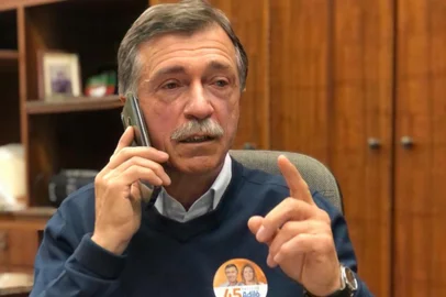 Candidato a prefeito de Caxias do Sul Adiló Didomenico (PSDB) durante entrevista por telefone à Rádio Gaúcha Serra nesta quarta-feira (28).<!-- NICAID(14627698) -->