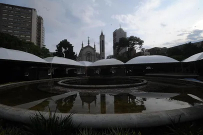  CAXIAS DO SUL, RS, BRASIL, 26/11/2020 - Fotos da Montagem da feira do livro 2020. (Marcelo Casagrande/Agência RBS)<!-- NICAID(14653695) -->