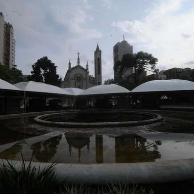  CAXIAS DO SUL, RS, BRASIL, 26/11/2020 - Fotos da Montagem da feira do livro 2020. (Marcelo Casagrande/Agência RBS)<!-- NICAID(14653695) -->