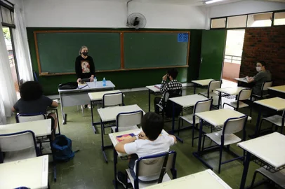  PORTO ALEGRE,RS,BRASIL.2020,11,12.Voltas as aulas na rede publica estadual.Na foto.Escola Estadual Uruguai..(RONALDO BERNARDI/AGENCIA RBS).<!-- NICAID(14640966) -->