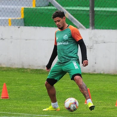  CAXIAS DO SUL, RS, BRASIL, 28/08/2020. Treino do Juventude no estádio Alfredo Jaconi. O Ju está disputando a série B do Campeonato Brasileiro 2020. (Porthus Junior/Agência RBS)Indexador:                                 <!-- NICAID(14579483) -->