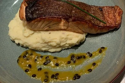 Salmão com maracujá