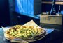 Novidade em Caxias do Sul, restaurante une pizza napolitana e alta coquetelaria em um espaço cultural