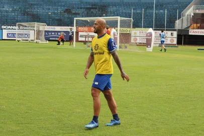 Mazola é o novo reforço do Caxias<!-- NICAID(14660076) -->