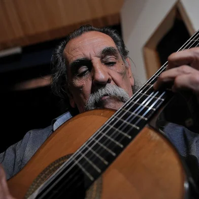  CAXIAS DO SUL, RS, BRASIL, 02/04/2019 - Violonista argentino radicado em Caxias do Sul, Dom Lucio Yanel apresenta o show Universo Pampa nesta quinta-feira, no Teatro Pedro Parenti (Casa da Cultura). (Marcelo Casagrande/Agência RBS)<!-- NICAID(14020956) -->